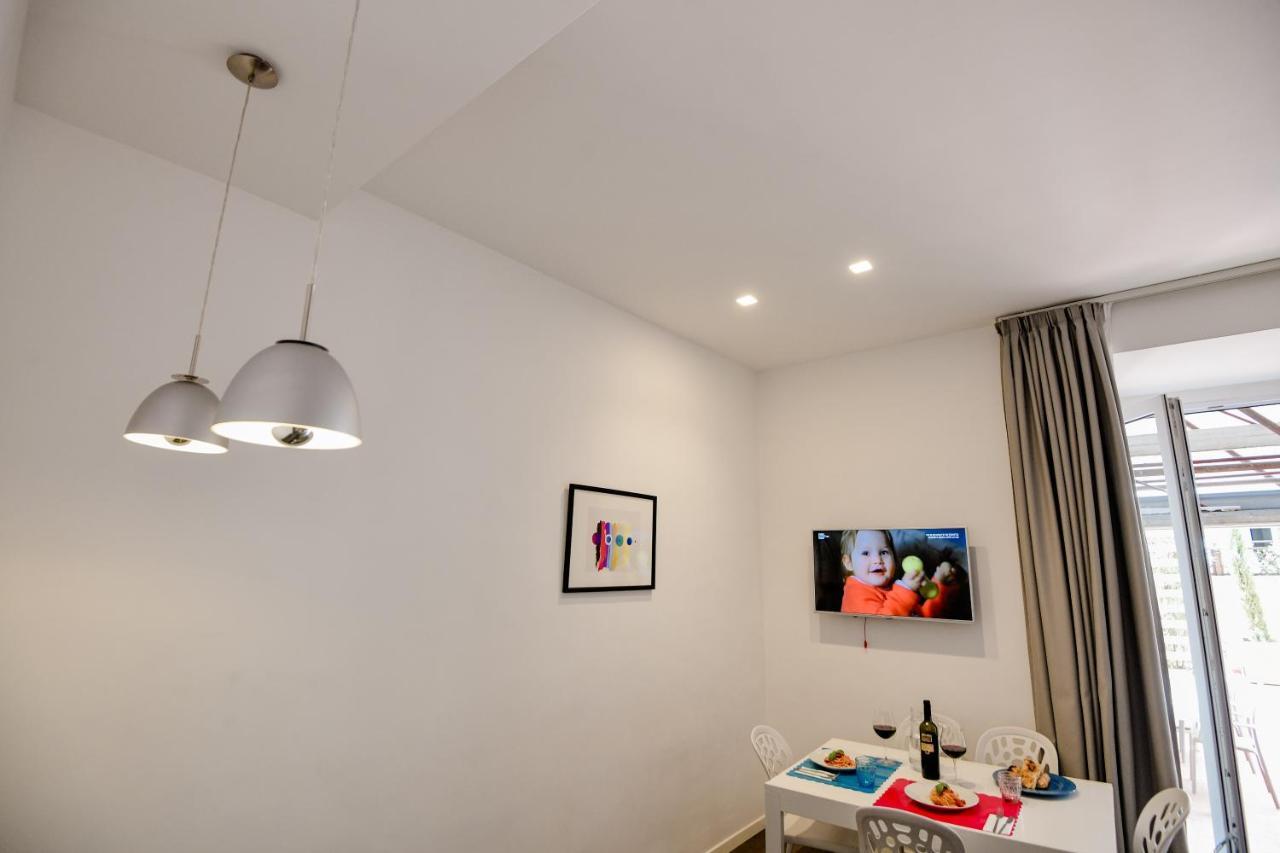 Ema Flat In Trastevere โรม ภายนอก รูปภาพ